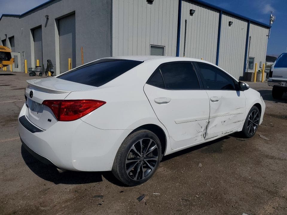 2017 TOYOTA COROLLA SE 3