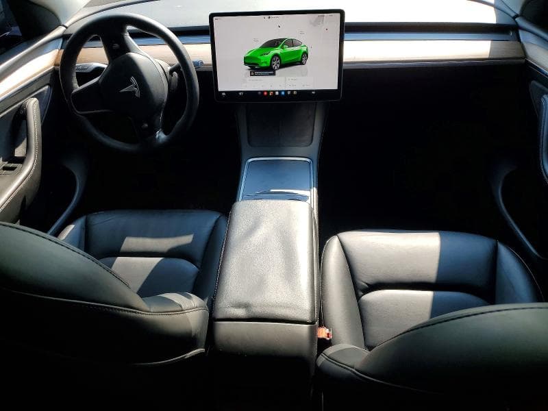 2023 TESLA MODEL Y 8
