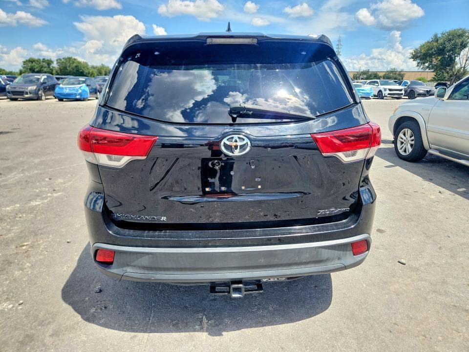 2018 TOYOTA HIGHLANDER XLE 6