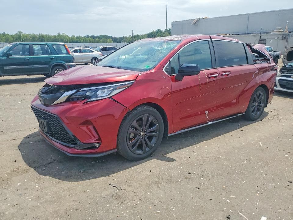 2022 TOYOTA SIENNA XSE - 1