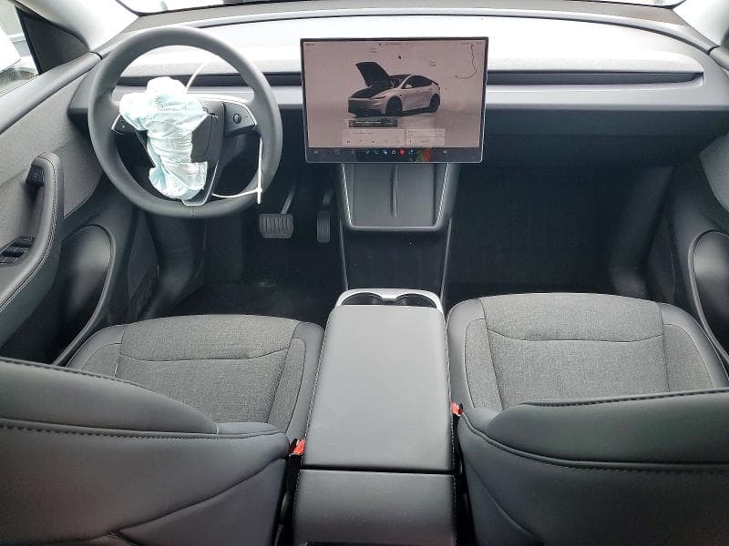 2026 TESLA MODEL  Y 8
