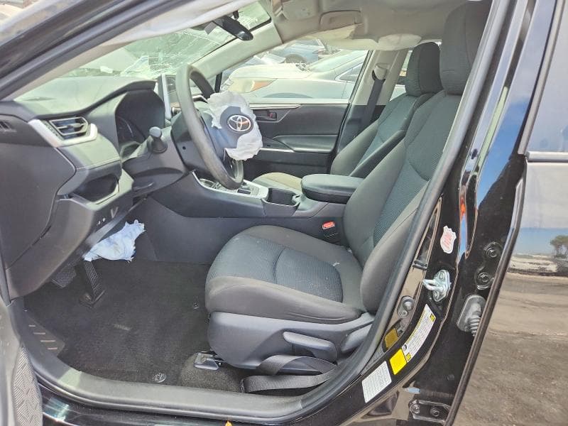 2025 TOYOTA RAV4 LE 7