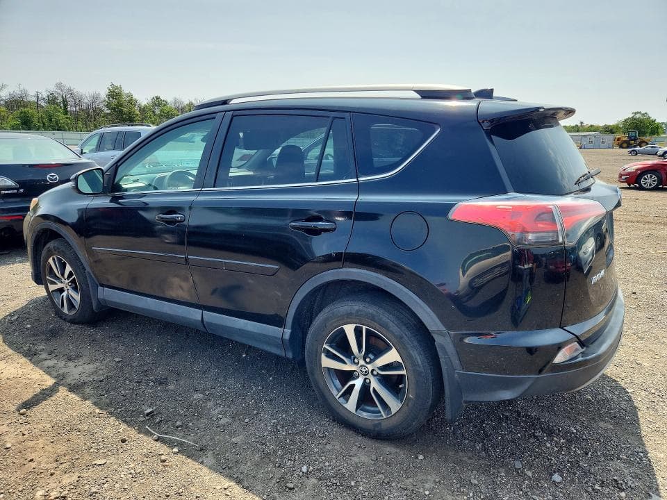 2017 TOYOTA RAV4 XLE 2