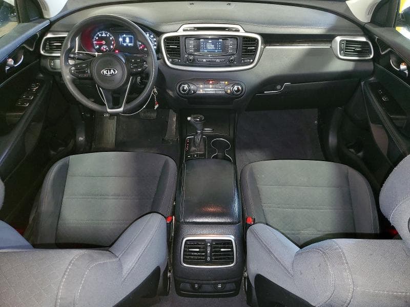 2017 KIA SORENTO LX 8