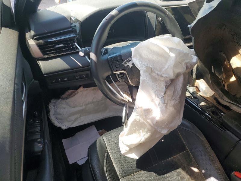 2025 TOYOTA CAMRY SE 8