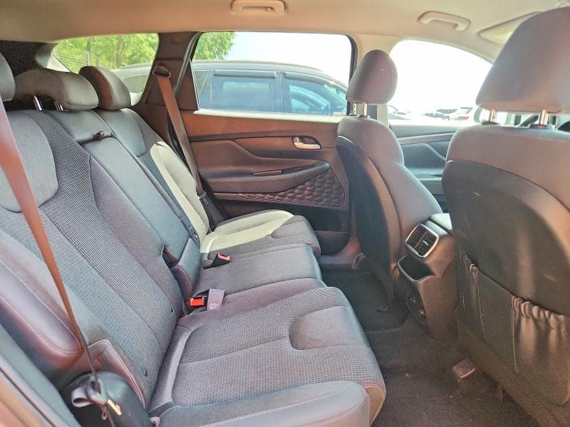 2019 HYUNDAI SANTA FE SE 10