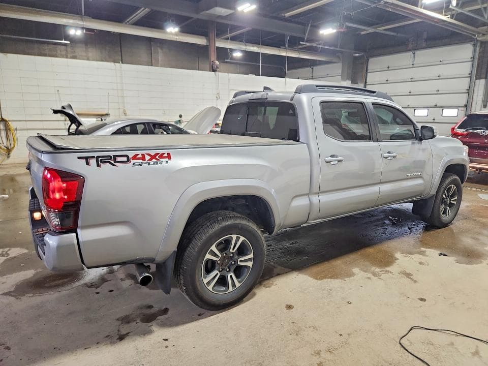 2018 TOYOTA TACOMA TRD SPORT 3
