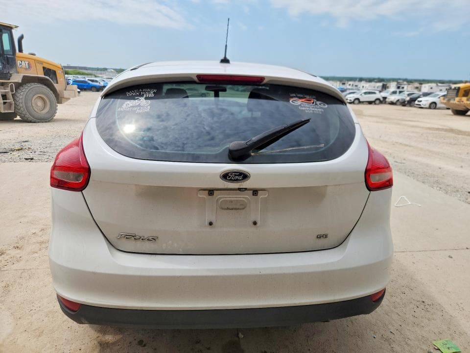 2017 FORD FOCUS SE 6