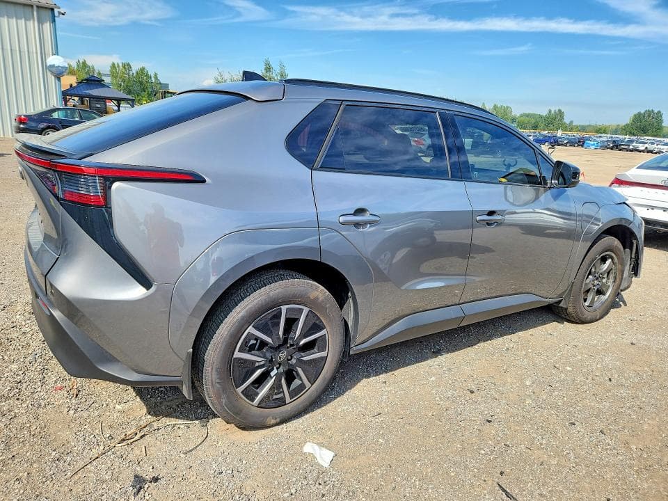 2026 TOYOTA BZ XLE 3