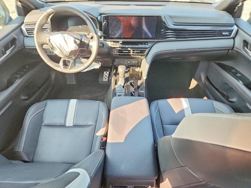 2025 TOYOTA CAMRY SE 8
