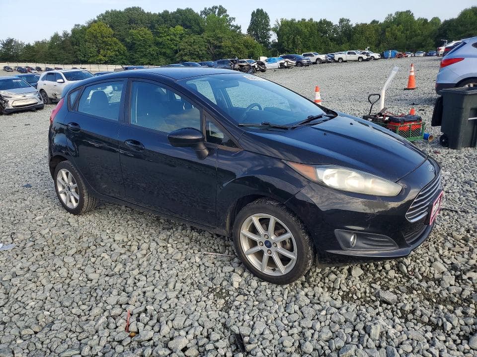2017 FORD FIESTA SE 4
