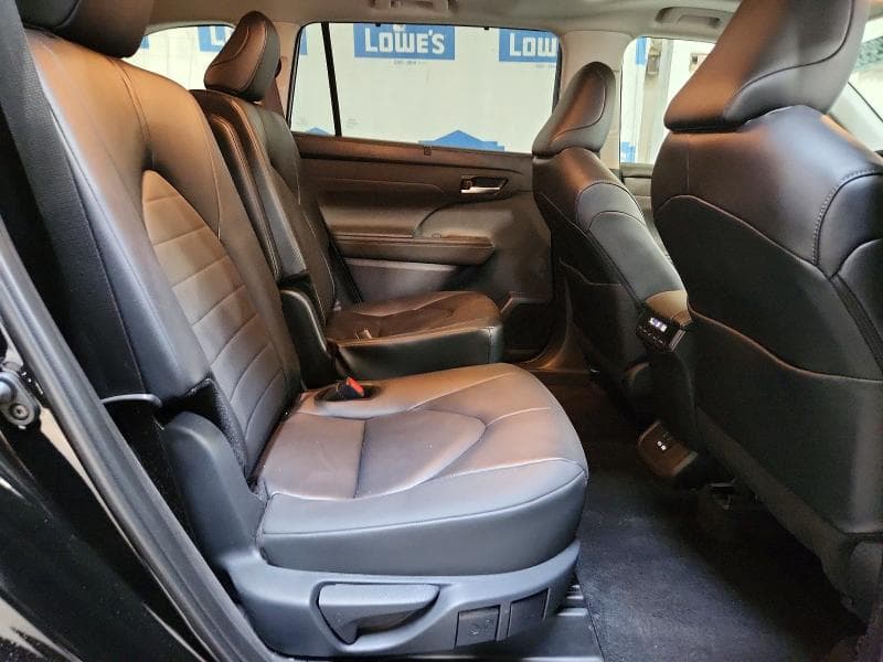2026 TOYOTA HIGHLANDER XLE 11