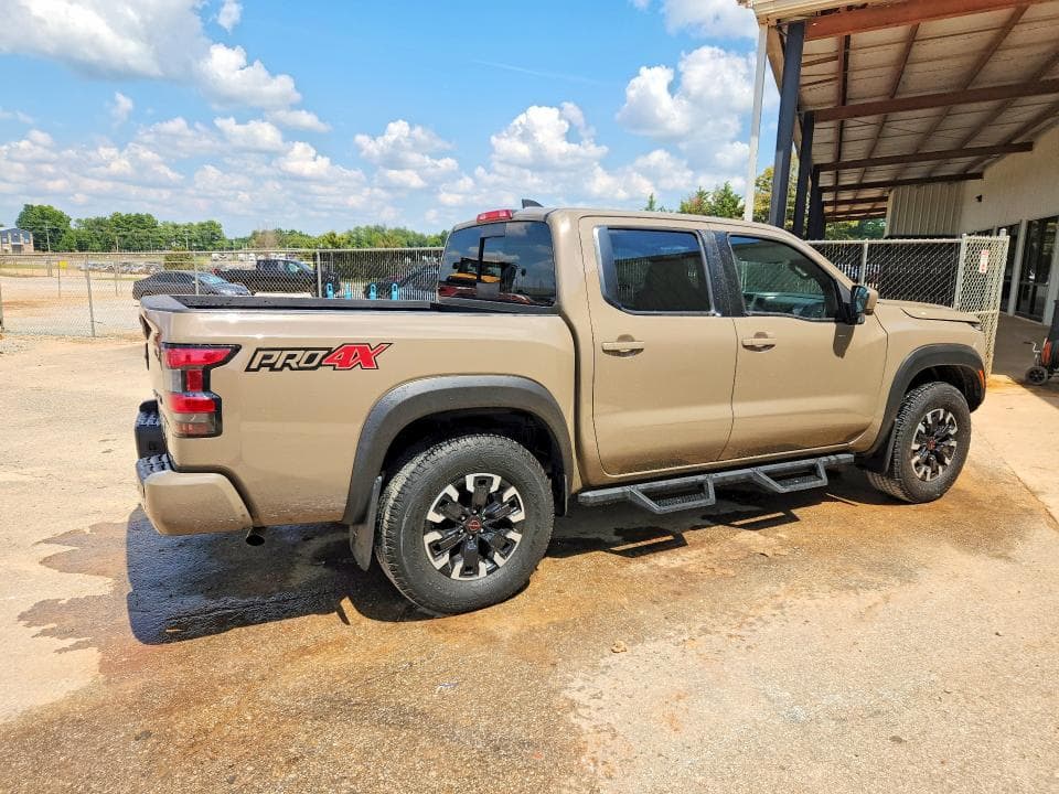 2023 NISSAN FRONTIER PRO-4X 3
