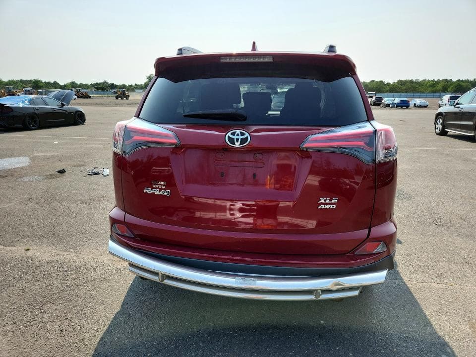 2018 TOYOTA RAV4 XLE 6