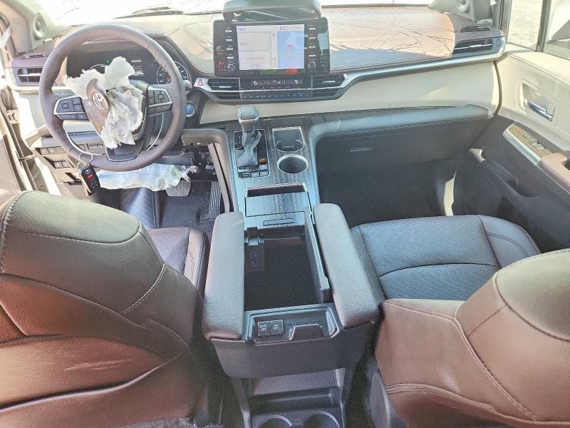 2023 TOYOTA SIENNA PLATINUM 7-PASSENGER 8