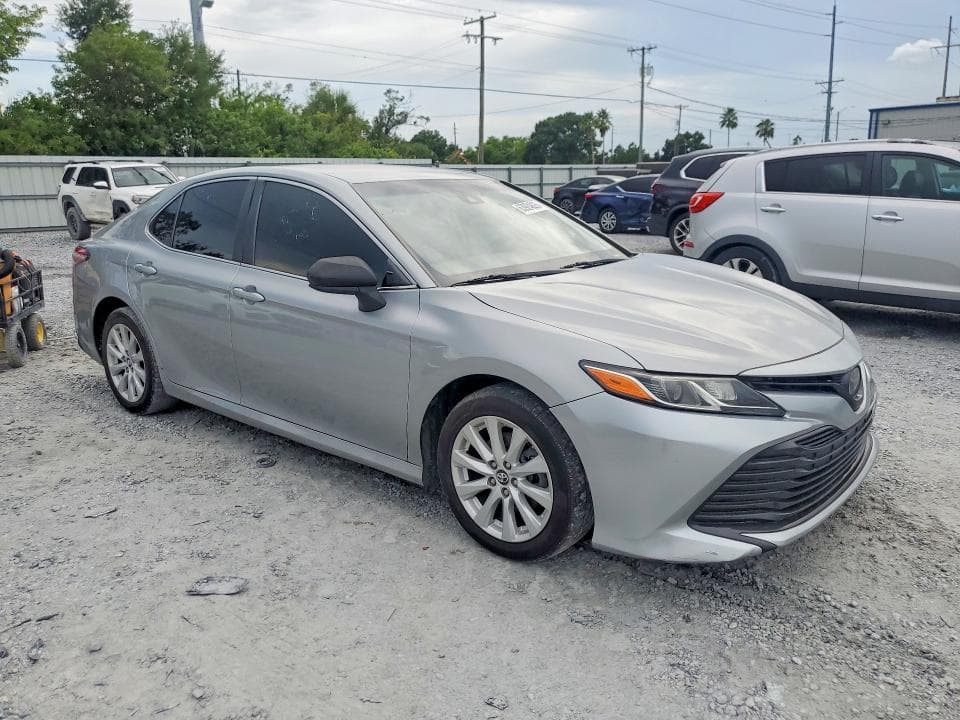 2019 TOYOTA CAMRY LE 4