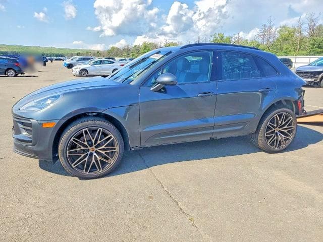 2026 PORSCHE MACAN BASE - 1