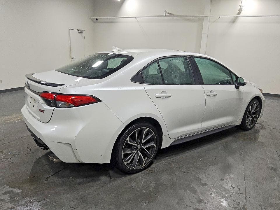 2022 TOYOTA COROLLA XSE 3