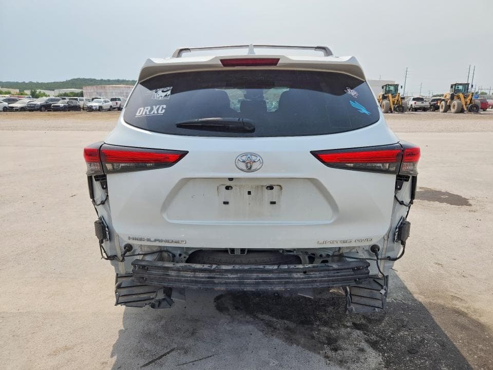 2022 TOYOTA HIGHLANDER LIMITED 6