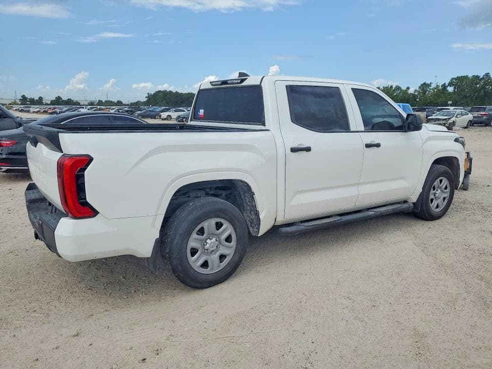 2024 TOYOTA TUNDRA SR 3