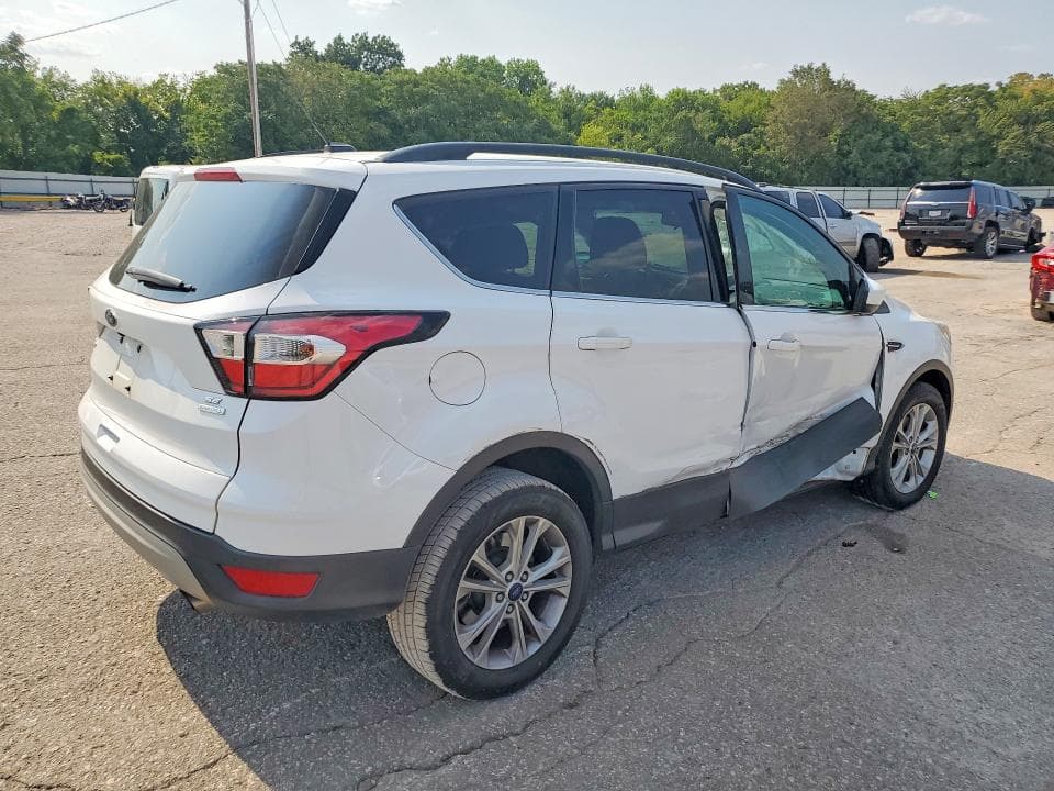 2017 FORD ESCAPE SE 3