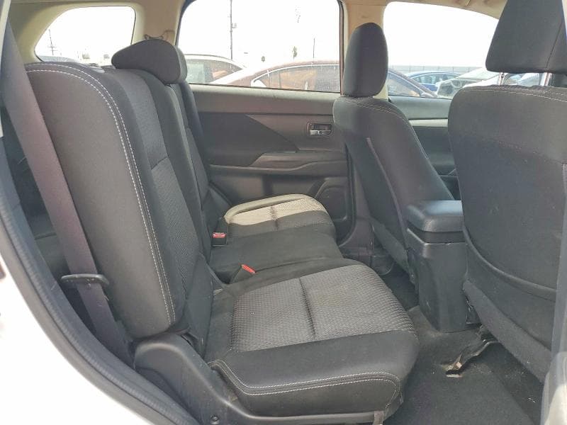 2017 MITSUBISHI OUTLANDER SE 11