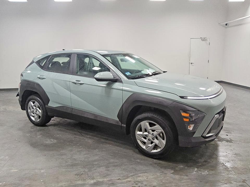 2025 HYUNDAI KONA SE 4