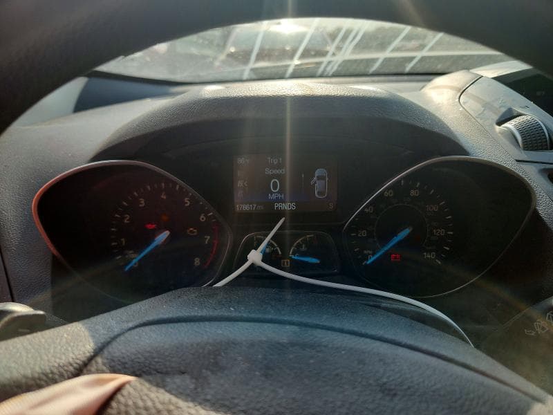 2017 FORD ESCAPE SE 9