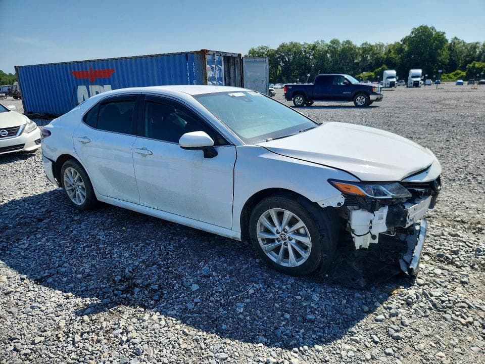 2023 TOYOTA CAMRY LE 4