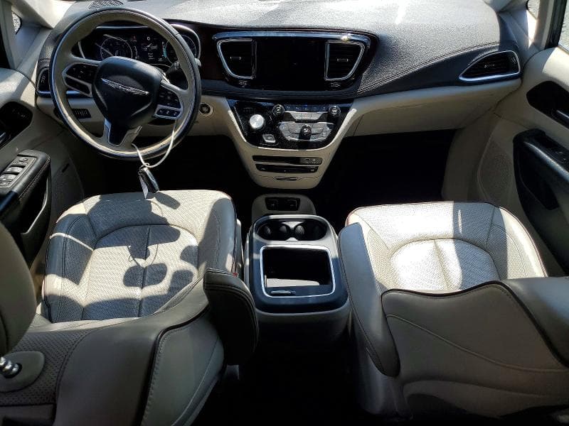 2017 CHRYSLER PACIFICA LIMITED 8