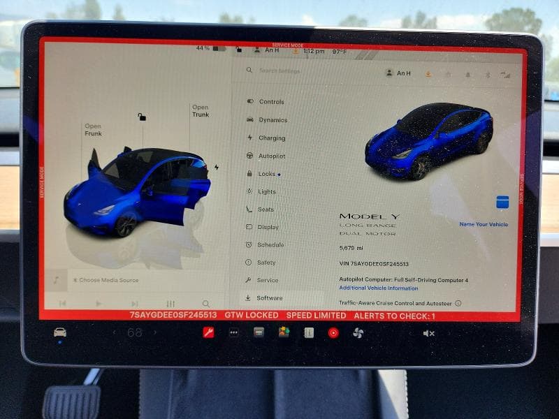 2025 TESLA MODEL Y 9