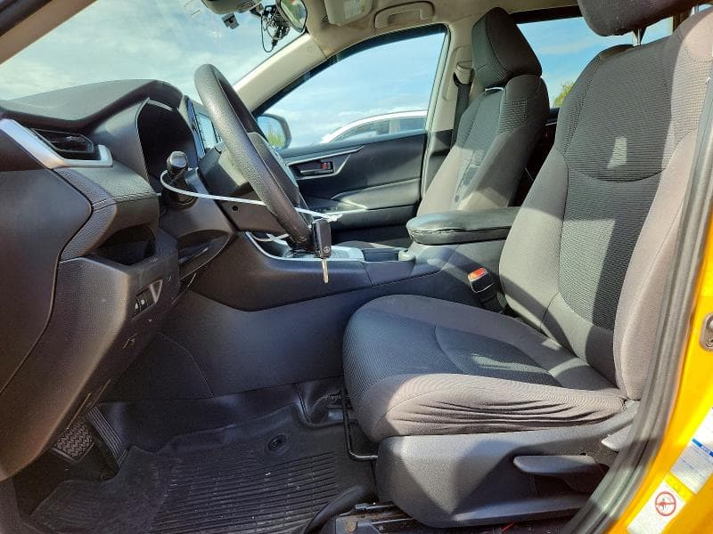 2019 TOYOTA RAV4 LE 7