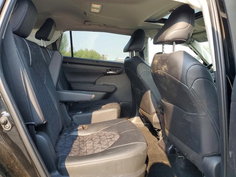 2025 TOYOTA HIGHLANDER HYBRID XLE NIGHTSHADE 11
