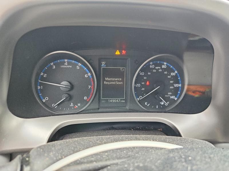 2017 TOYOTA RAV4 XLE 9