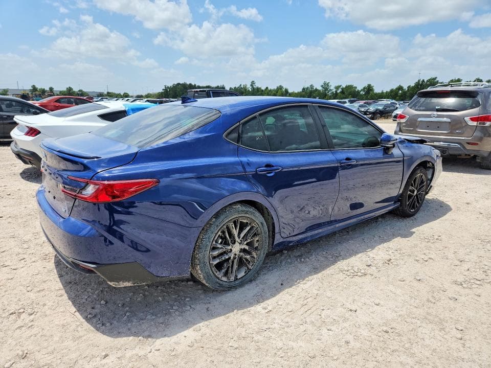 2026 TOYOTA CAMRY SE 3
