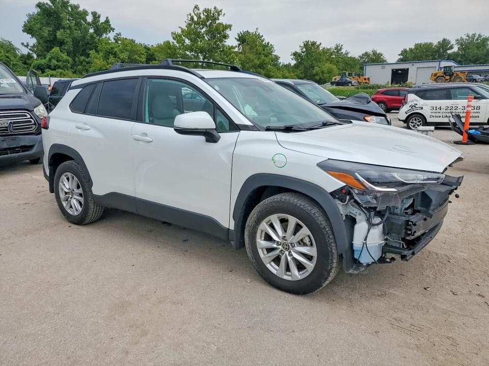 2022 TOYOTA COROLLA CROSS LE 4