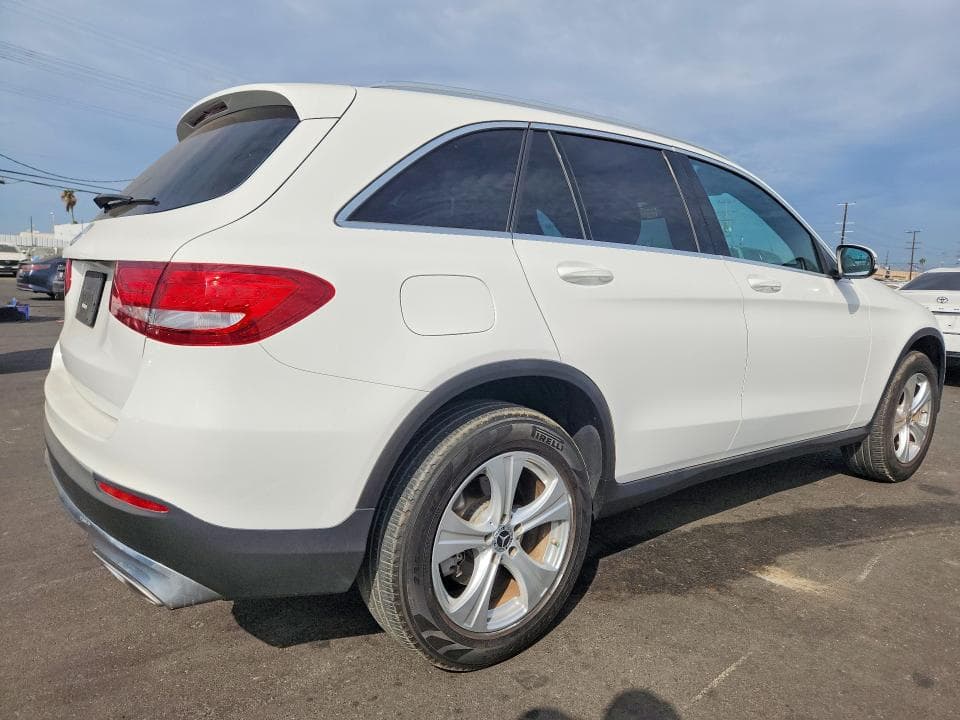 2018 MERCEDES-BENZ GLC 300 3