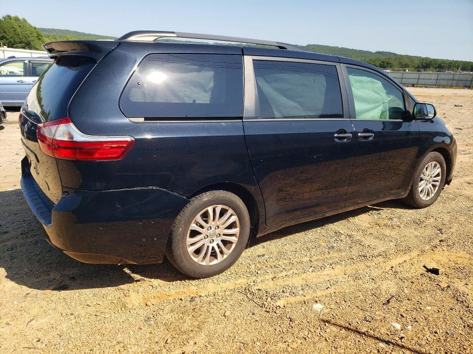 2017 TOYOTA SIENNA XLE PREMIUM 8-PASSENGER 3