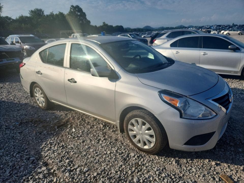 2019 NISSAN VERSA S 4