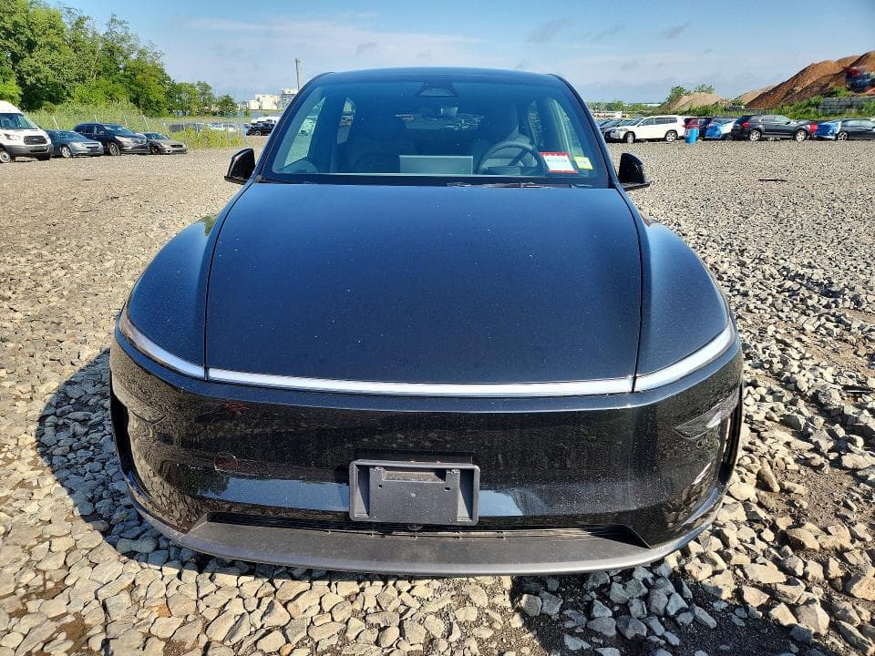 2026 TESLA MODEL Y 5