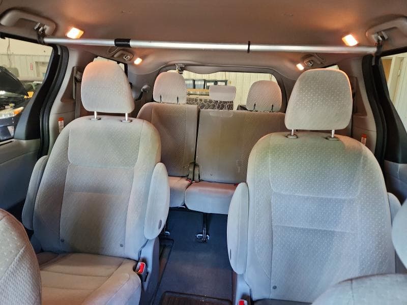 2020 TOYOTA SIENNA LE 10