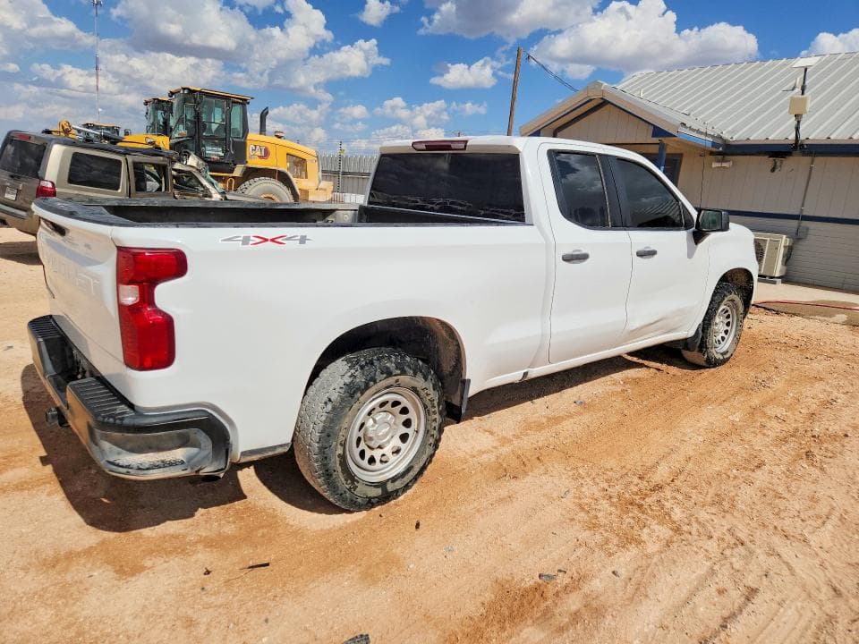 2023 CHEVROLET SILVERADO K1500 3