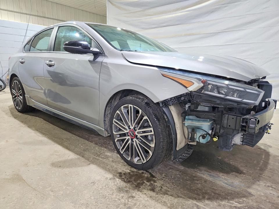 2023 KIA FORTE GT 4