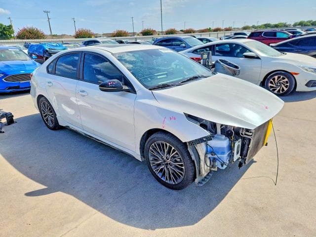 2024 KIA FORTE GT LINE 4