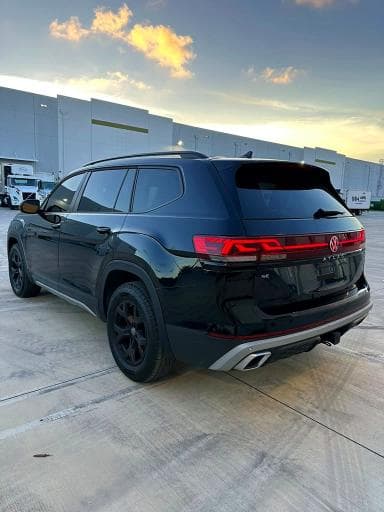 2025 VOLKSWAGEN ATLAS PEAK EDITION SE PEAK EDITION SE 4