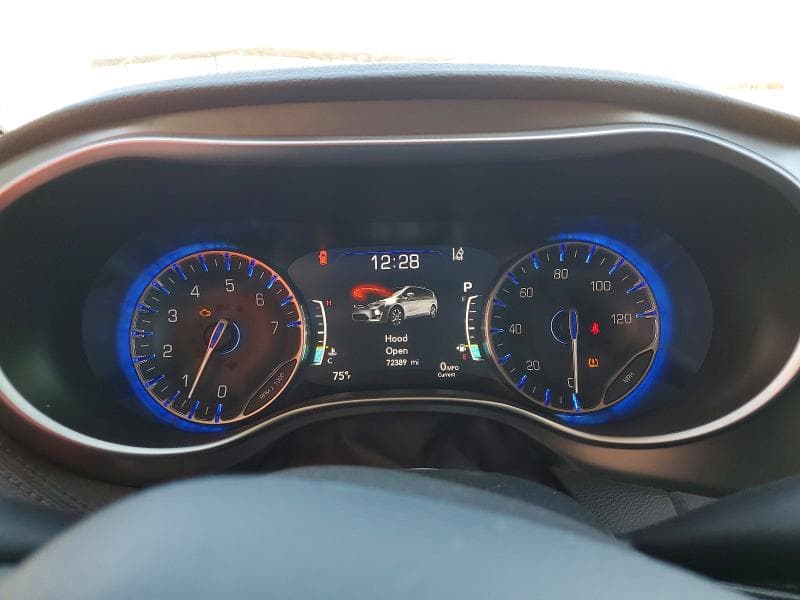 2017 CHRYSLER PACIFICA LIMITED 9