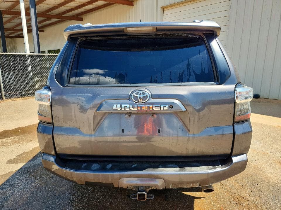 2017 TOYOTA 4RUNNER SR5 6