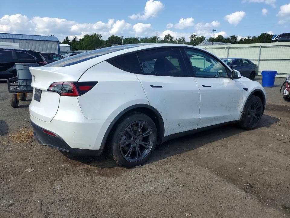 2024 TESLA MODEL Y 3