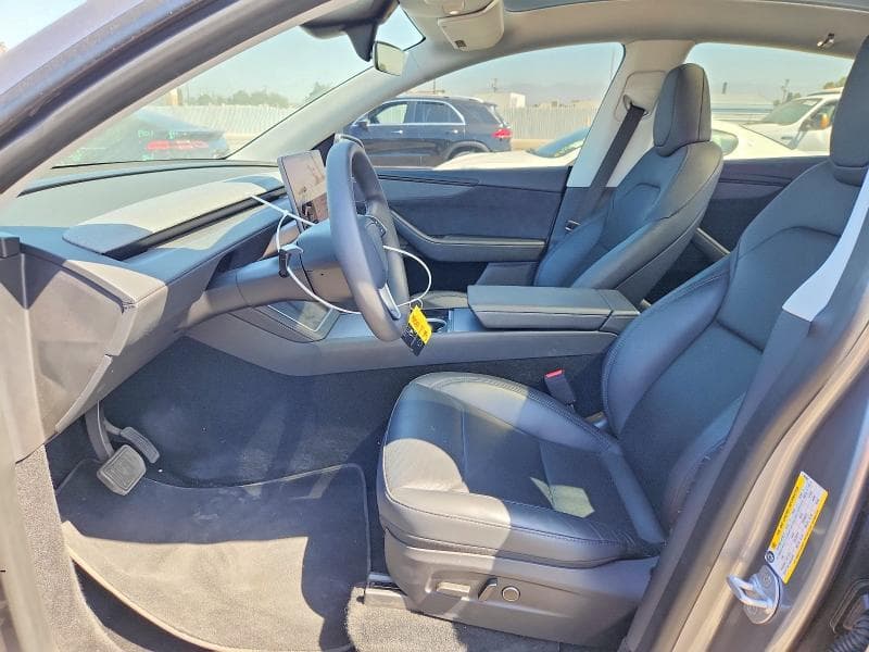 2026 TESLA MODEL Y 7