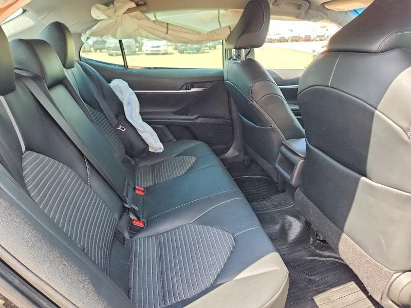 2020 TOYOTA CAMRY SE 10